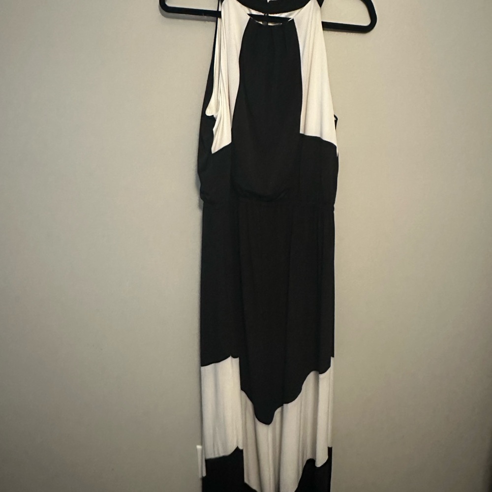 Vince Camuto white and black maxi halter dress - Picture 2 of 10
